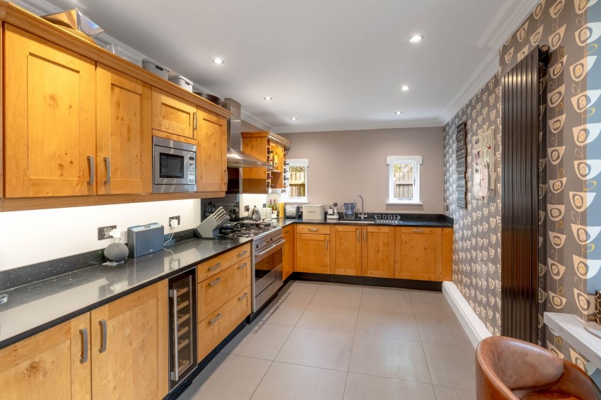 Images for High Street, Willingham, CB24 EAID:4037033056 BID:e9c2a2d5-4edb-4404-af16-967a1de68210