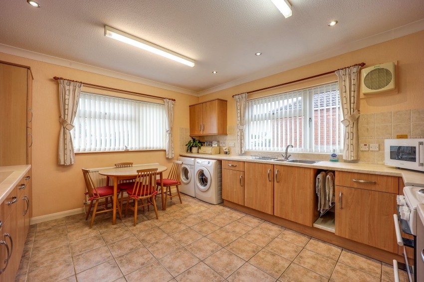 Images for St. Pauls Road North, Walton Highway, PE14 EAID:4037033056 BID:1d497ef6-e698-4427-833a-3b42529ac059