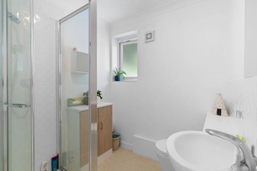 Images for Cherry Hinton Road, Cambridge, CB1 EAID:4037033056 BID:df7a2b8e-b283-433c-96bc-9990089caf32