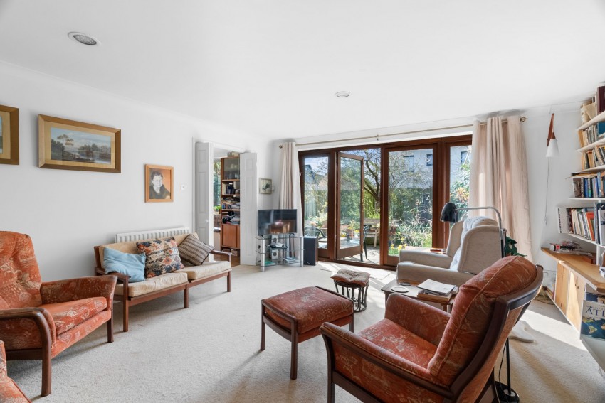 Images for Cherry Hinton Road, Cambridge, CB1 EAID:4037033056 BID:df7a2b8e-b283-433c-96bc-9990089caf32