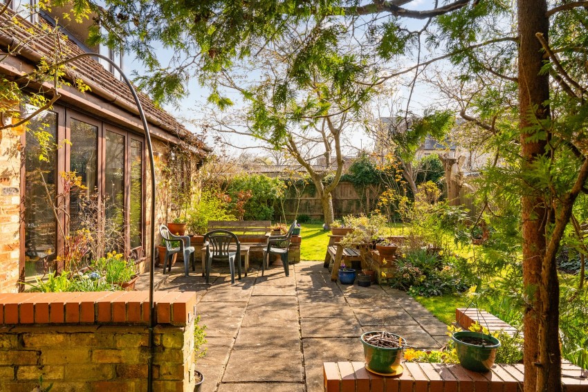 Images for Cherry Hinton Road, Cambridge, CB1 EAID:4037033056 BID:df7a2b8e-b283-433c-96bc-9990089caf32