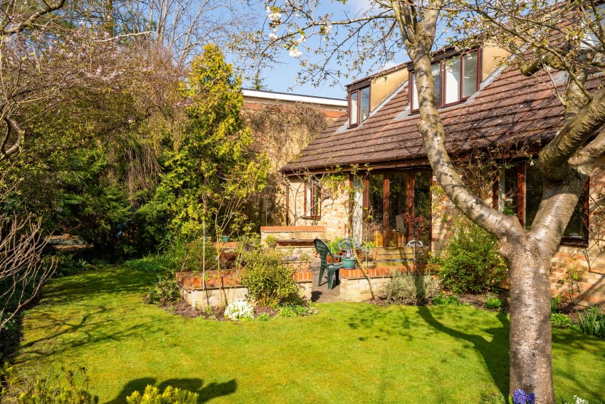 Images for Cherry Hinton Road, Cambridge, CB1 EAID:4037033056 BID:df7a2b8e-b283-433c-96bc-9990089caf32