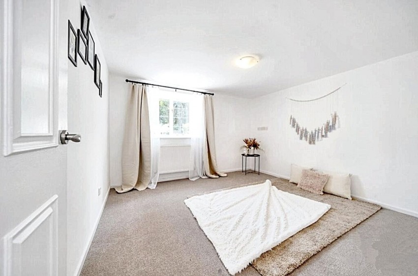 Images for Ditton Green, Wooditton, CB8 EAID:4037033056 BID:e22d2fe2-cd8a-4ee5-877e-aff44adbf8aa