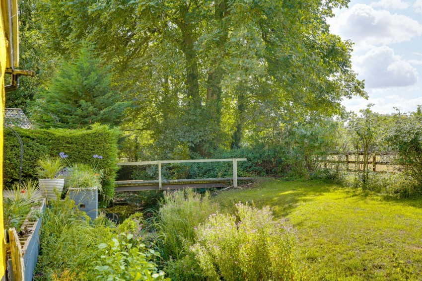 Images for Lower Green, Denston, CB8 EAID:4037033056 BID:e22d2fe2-cd8a-4ee5-877e-aff44adbf8aa