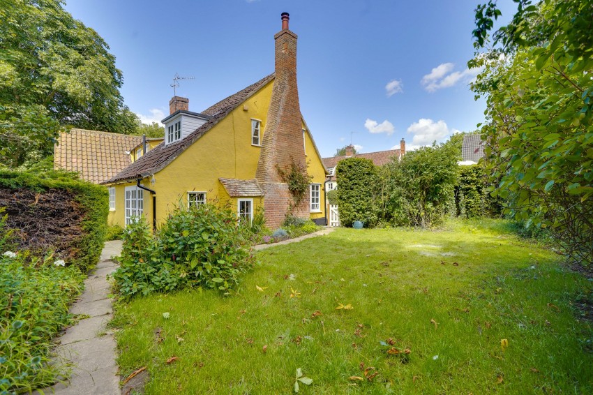 Images for Lower Green, Denston, CB8 EAID:4037033056 BID:e22d2fe2-cd8a-4ee5-877e-aff44adbf8aa