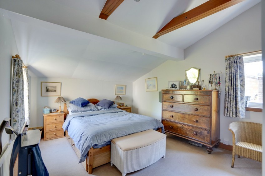 Images for High Street, Stetchworth, CB8 EAID:4037033056 BID:e22d2fe2-cd8a-4ee5-877e-aff44adbf8aa