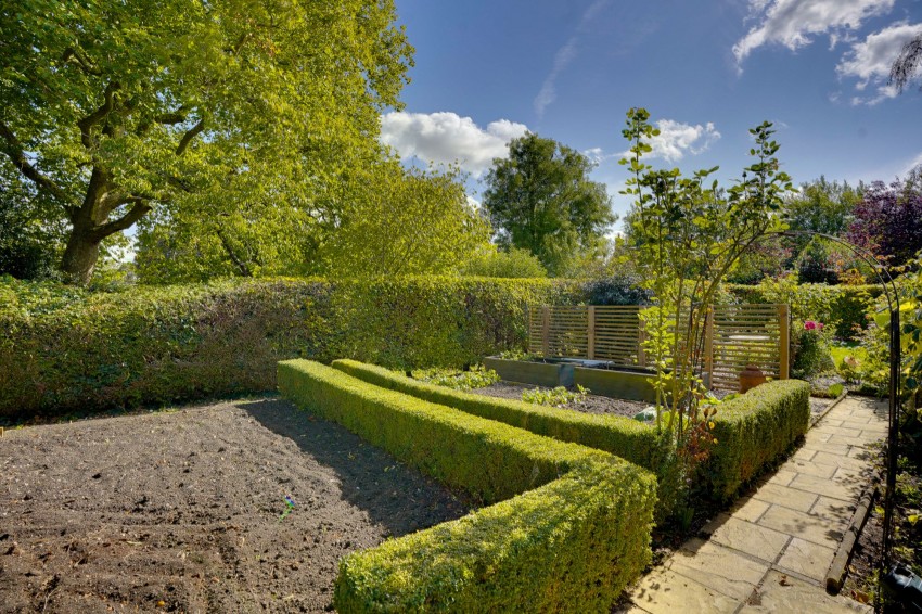 Images for High Street, Stetchworth, CB8 EAID:4037033056 BID:e22d2fe2-cd8a-4ee5-877e-aff44adbf8aa