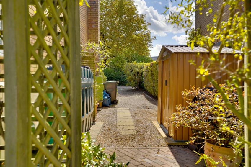 Images for High Street, Stetchworth, CB8 EAID:4037033056 BID:e22d2fe2-cd8a-4ee5-877e-aff44adbf8aa