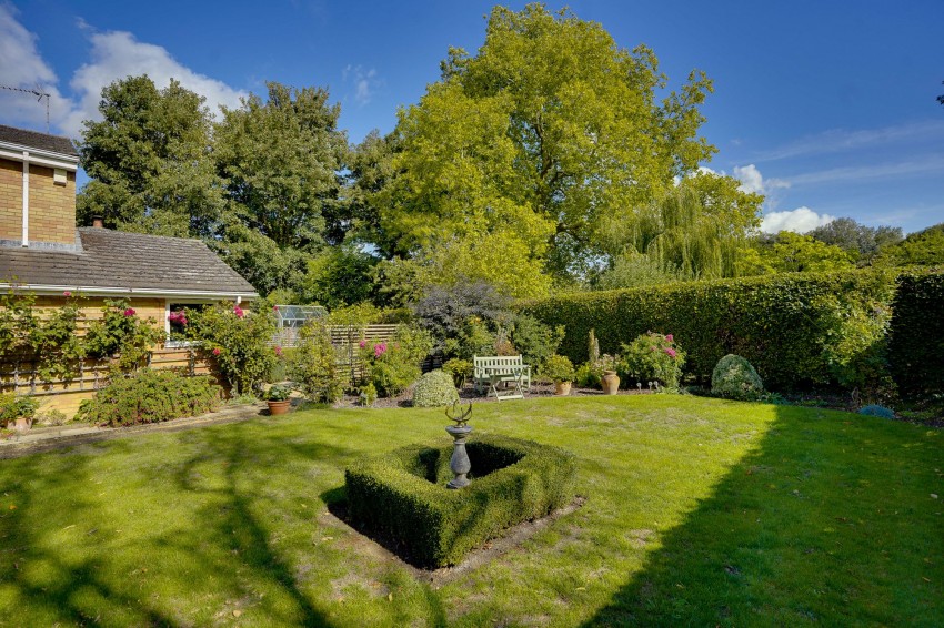 Images for High Street, Stetchworth, CB8 EAID:4037033056 BID:e22d2fe2-cd8a-4ee5-877e-aff44adbf8aa