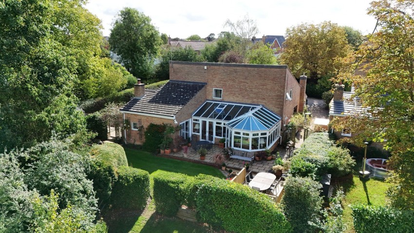 Images for High Street, Stetchworth, CB8 EAID:4037033056 BID:e22d2fe2-cd8a-4ee5-877e-aff44adbf8aa