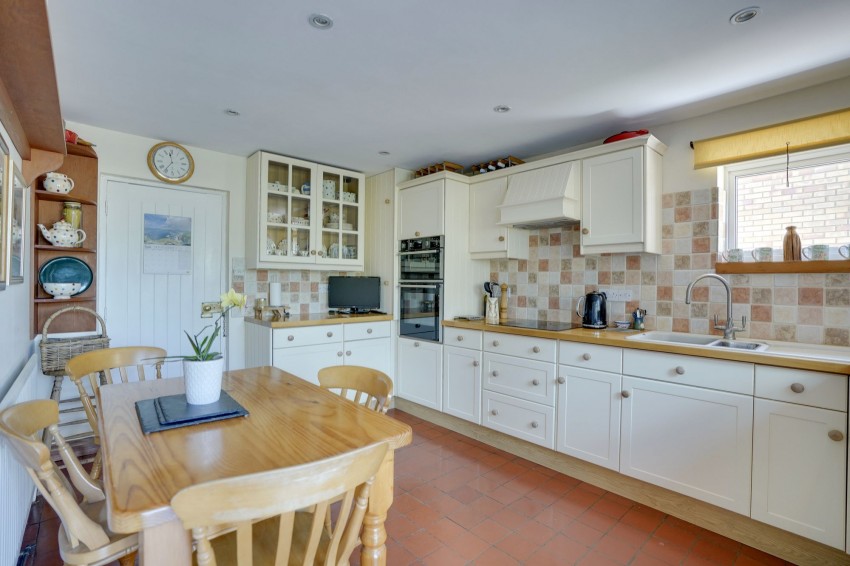 Images for High Street, Stetchworth, CB8 EAID:4037033056 BID:e22d2fe2-cd8a-4ee5-877e-aff44adbf8aa