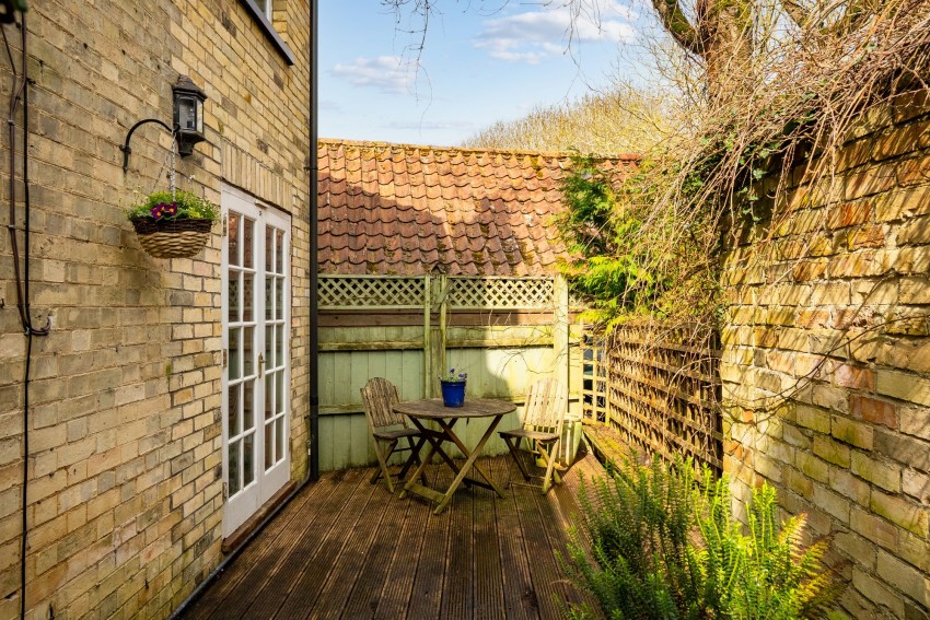 Images for High Street, West Wratting, CB21 EAID:4037033056 BID:2f5b1148-b901-4d34-9e72-64b6a96df570