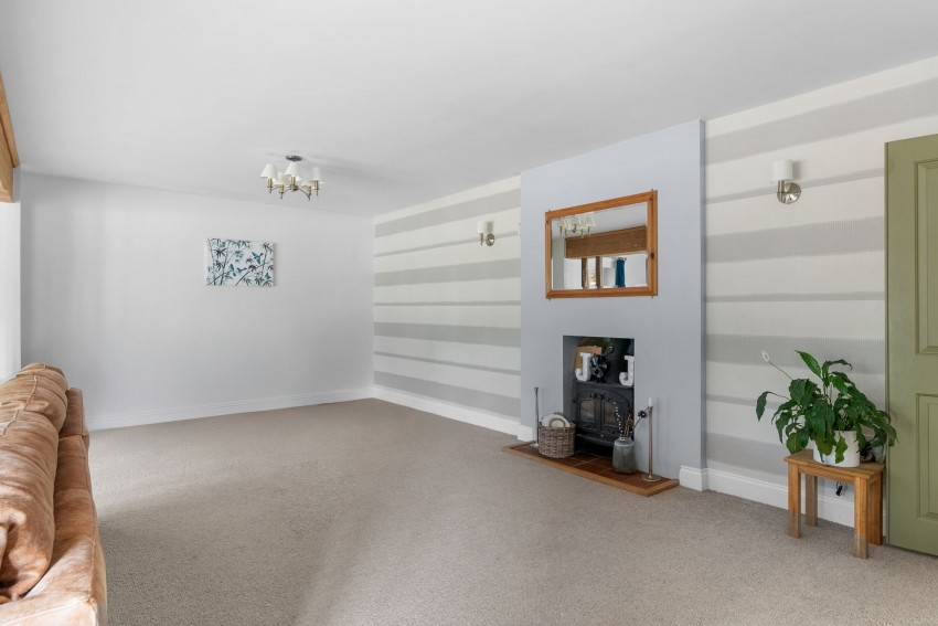 Images for High Street, Sawston, CB22 EAID:4037033056 BID:2f5b1148-b901-4d34-9e72-64b6a96df570