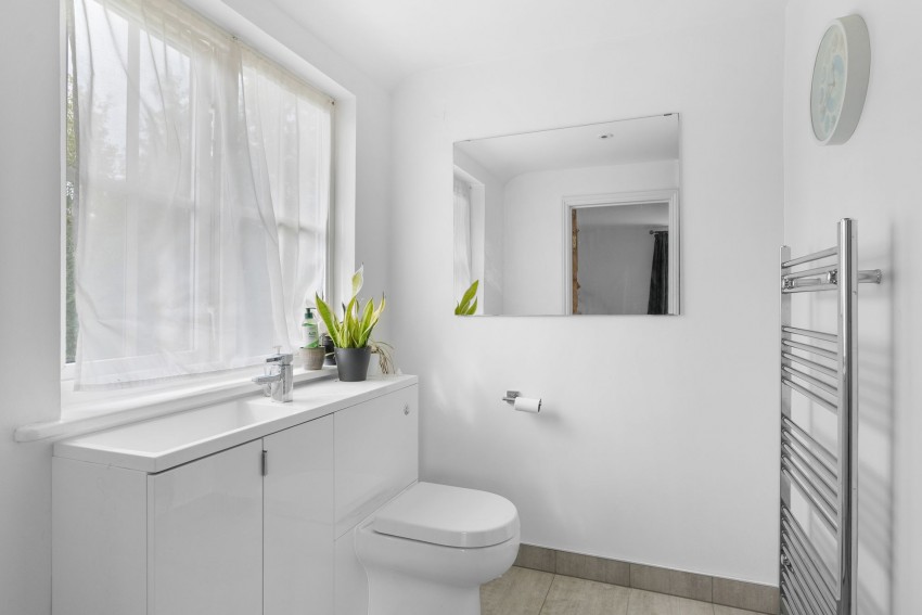 Images for High Street, Sawston, CB22 EAID:4037033056 BID:2f5b1148-b901-4d34-9e72-64b6a96df570
