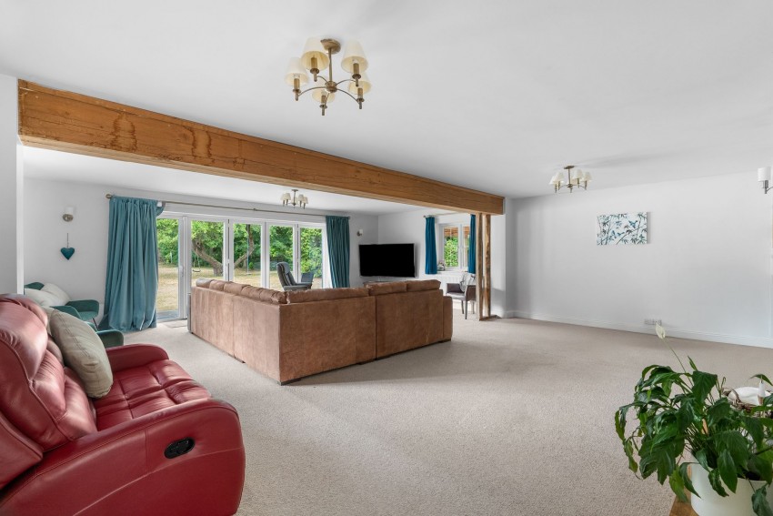Images for High Street, Sawston, CB22 EAID:4037033056 BID:2f5b1148-b901-4d34-9e72-64b6a96df570