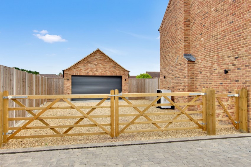 Images for Poplar Fields Drive, Walton Highway, PE14 EAID:4037033056 BID:1d497ef6-e698-4427-833a-3b42529ac059