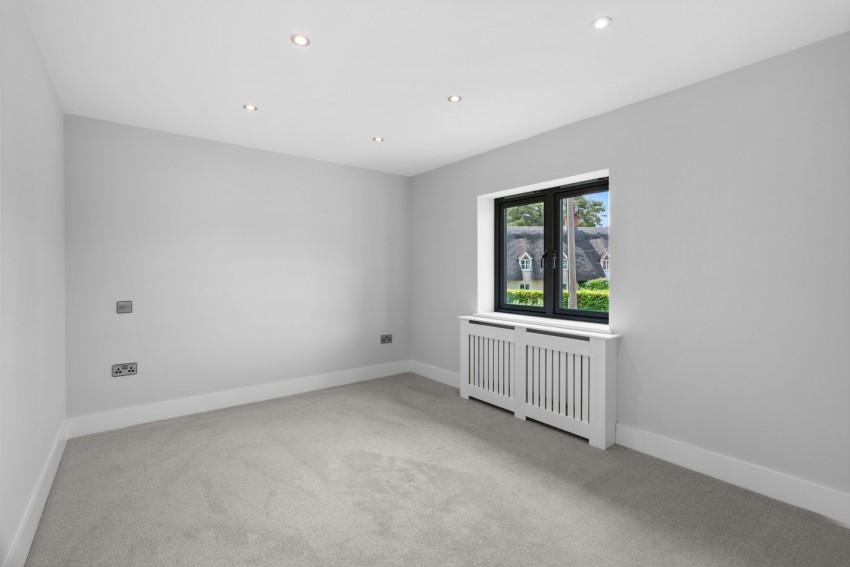 Images for High Street, Cheveley, CB8 EAID:4037033056 BID:e22d2fe2-cd8a-4ee5-877e-aff44adbf8aa
