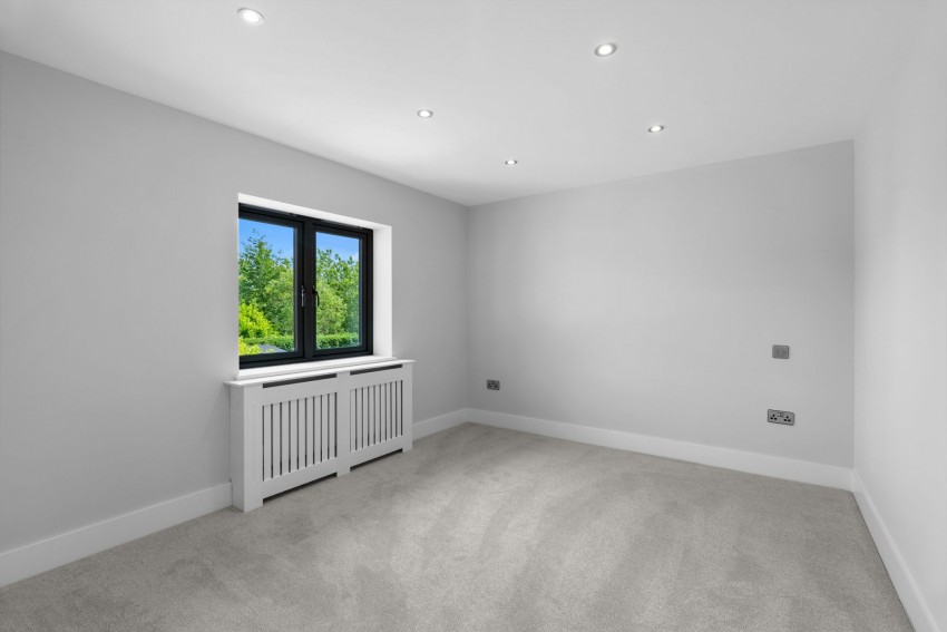 Images for High Street, Cheveley, CB8 EAID:4037033056 BID:e22d2fe2-cd8a-4ee5-877e-aff44adbf8aa