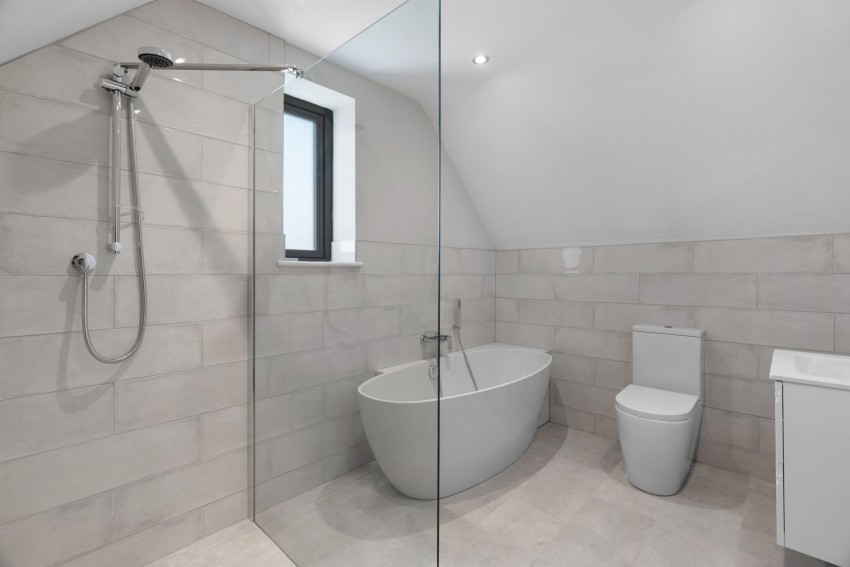 Images for High Street, Cheveley, CB8 EAID:4037033056 BID:e22d2fe2-cd8a-4ee5-877e-aff44adbf8aa