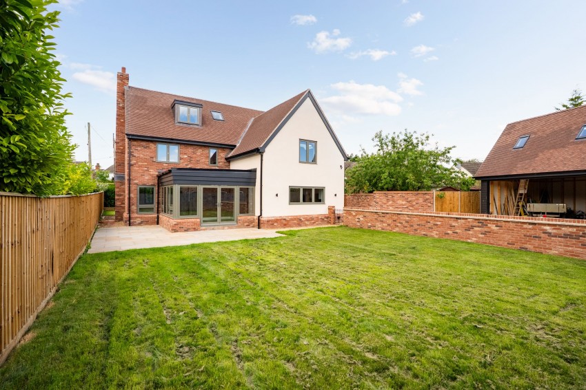 Images for High Street, Cheveley, CB8 EAID:4037033056 BID:e22d2fe2-cd8a-4ee5-877e-aff44adbf8aa