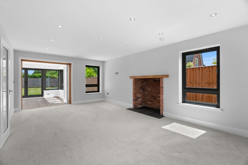 Images for High Street, Cheveley, CB8 EAID:4037033056 BID:e22d2fe2-cd8a-4ee5-877e-aff44adbf8aa
