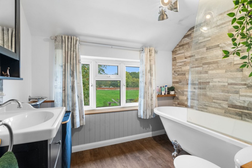 Images for Hildersham, Cambridge, CB21 EAID:4037033056 BID:2f5b1148-b901-4d34-9e72-64b6a96df570