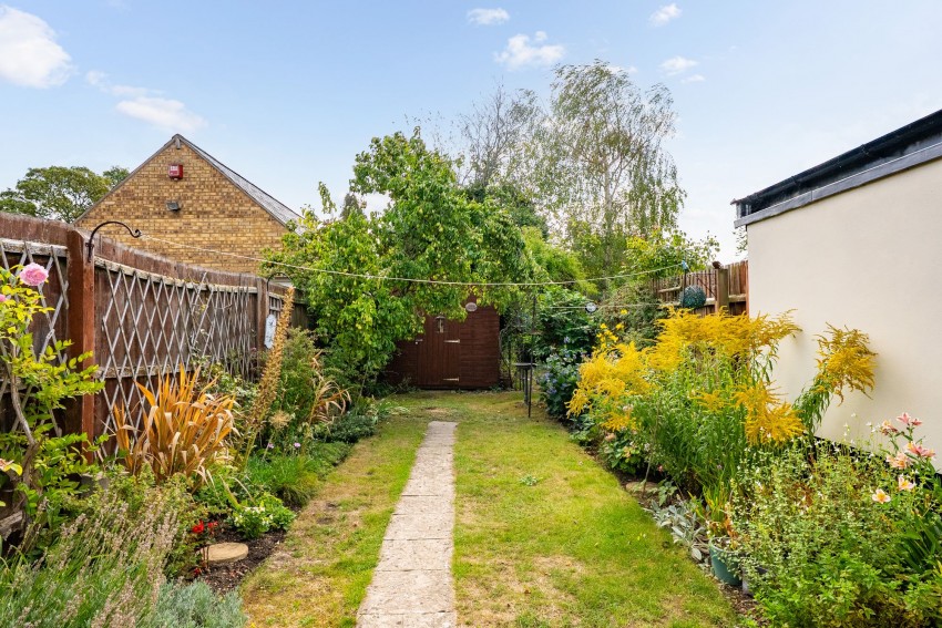 Images for High Street, Whittlesford, CB22 EAID:4037033056 BID:2f5b1148-b901-4d34-9e72-64b6a96df570
