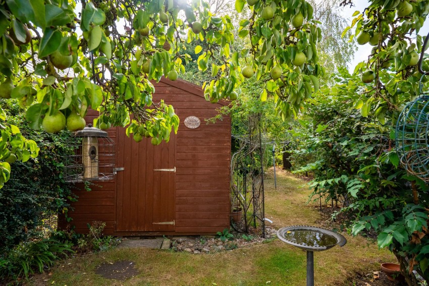 Images for High Street, Whittlesford, CB22 EAID:4037033056 BID:2f5b1148-b901-4d34-9e72-64b6a96df570