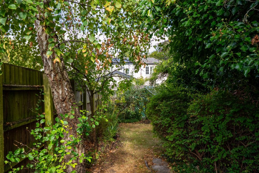 Images for High Street, Whittlesford, CB22 EAID:4037033056 BID:2f5b1148-b901-4d34-9e72-64b6a96df570