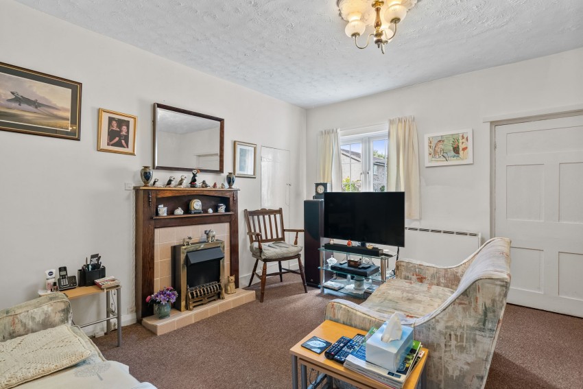 Images for High Street, Whittlesford, CB22 EAID:4037033056 BID:2f5b1148-b901-4d34-9e72-64b6a96df570