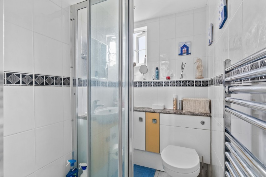 Images for High Street, Whittlesford, CB22 EAID:4037033056 BID:2f5b1148-b901-4d34-9e72-64b6a96df570