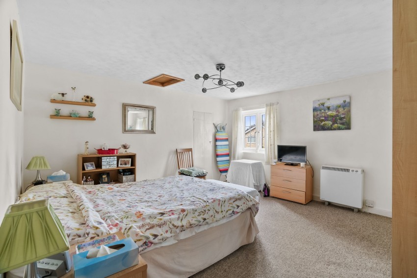 Images for High Street, Whittlesford, CB22 EAID:4037033056 BID:2f5b1148-b901-4d34-9e72-64b6a96df570