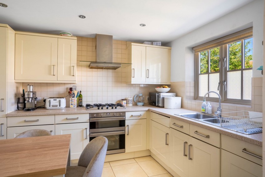 Images for James Wadsworth Close, Over, CB24 EAID:4037033056 BID:e9c2a2d5-4edb-4404-af16-967a1de68210
