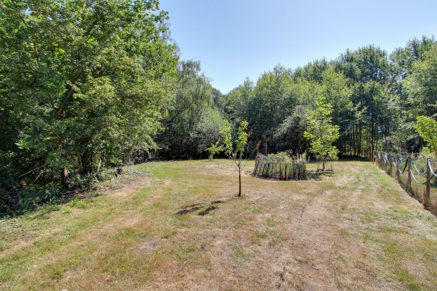 Images for Main Road, West Bilney, PE32 EAID:4037033056 BID:1d497ef6-e698-4427-833a-3b42529ac059