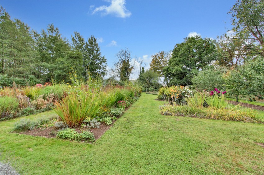Images for Main Road, West Bilney, PE32 EAID:4037033056 BID:1d497ef6-e698-4427-833a-3b42529ac059