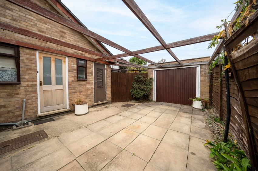 Images for Newington, Willingham, CB24 EAID:4037033056 BID:e9c2a2d5-4edb-4404-af16-967a1de68210