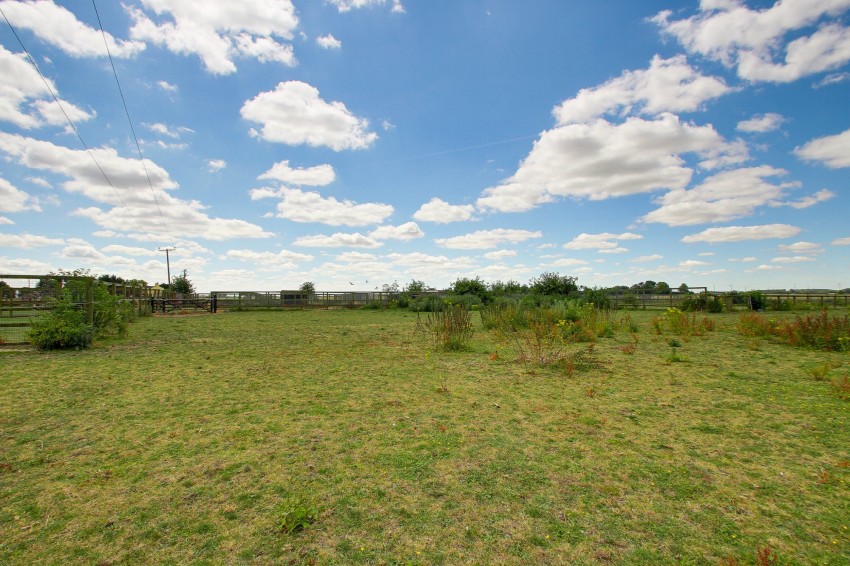 Images for Middle Drove, St. Johns Fen End, PE14 EAID:4037033056 BID:1d497ef6-e698-4427-833a-3b42529ac059