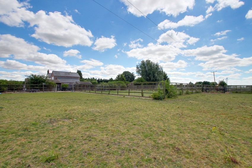 Images for Middle Drove, St. Johns Fen End, PE14 EAID:4037033056 BID:1d497ef6-e698-4427-833a-3b42529ac059