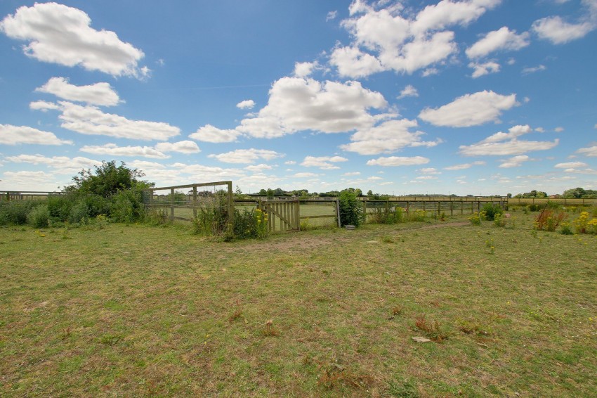 Images for Middle Drove, St. Johns Fen End, PE14 EAID:4037033056 BID:1d497ef6-e698-4427-833a-3b42529ac059