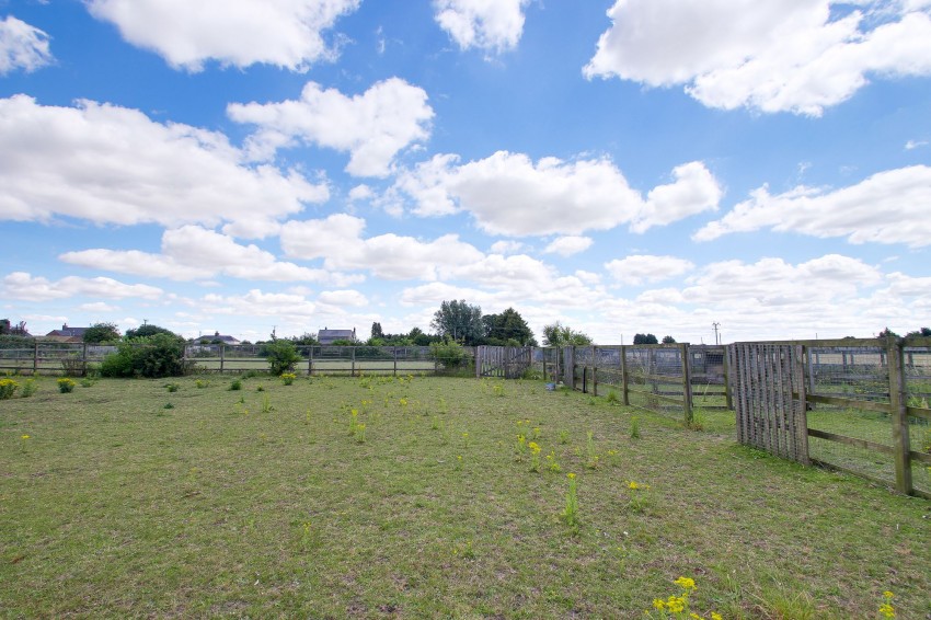 Images for Middle Drove, St. Johns Fen End, PE14 EAID:4037033056 BID:1d497ef6-e698-4427-833a-3b42529ac059