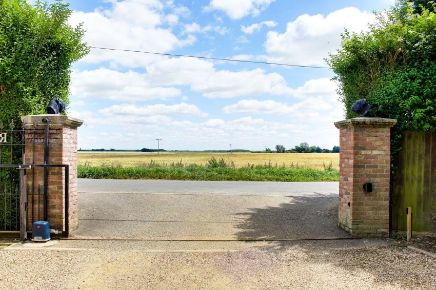 Images for Middle Drove, St. Johns Fen End, PE14 EAID:4037033056 BID:1d497ef6-e698-4427-833a-3b42529ac059