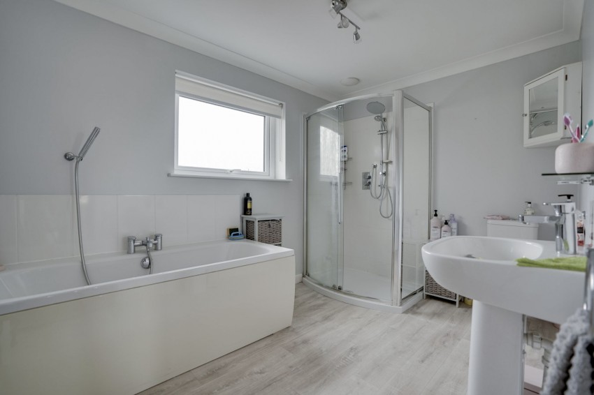 Images for Kings Drive, Newmarket, CB8 EAID:4037033056 BID:e22d2fe2-cd8a-4ee5-877e-aff44adbf8aa