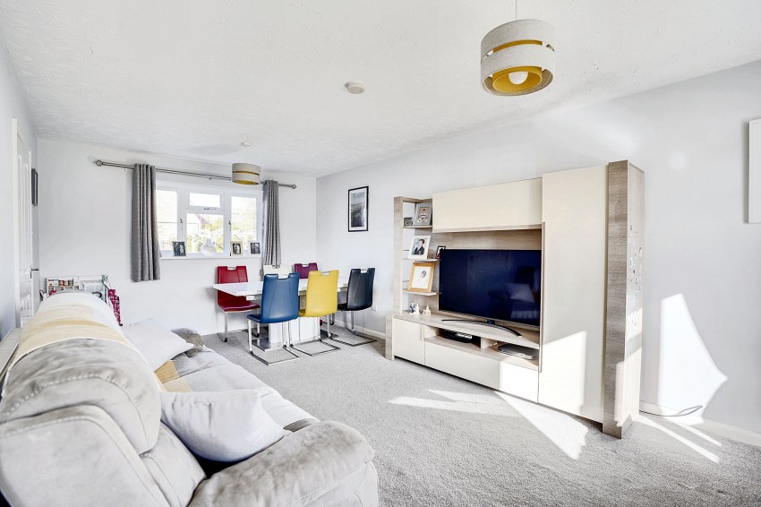 Images for Silverley Way, Ashley, CB8 EAID:4037033056 BID:e22d2fe2-cd8a-4ee5-877e-aff44adbf8aa