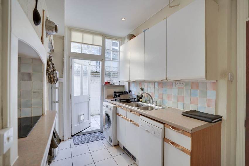 Images for High Street, Newmarket, CB8 EAID:4037033056 BID:e22d2fe2-cd8a-4ee5-877e-aff44adbf8aa