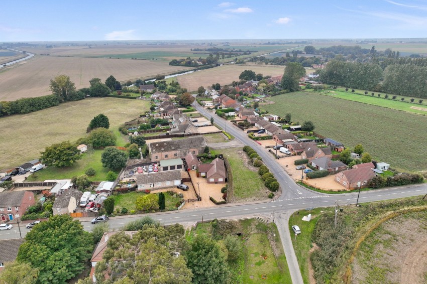 Images for Main Road, Three Holes, PE14 EAID:4037033056 BID:1d497ef6-e698-4427-833a-3b42529ac059