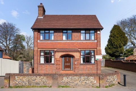 View Full Details for High Street, Linton, CB21 - EAID:4037033056, BID:2f5b1148-b901-4d34-9e72-64b6a96df570