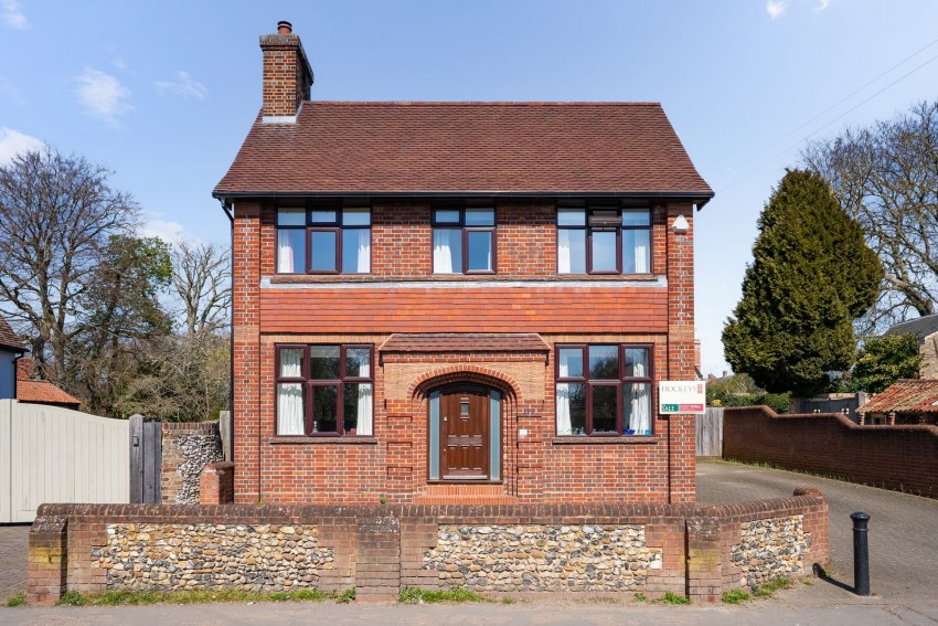 Images for High Street, Linton, CB21 EAID:4037033056 BID:2f5b1148-b901-4d34-9e72-64b6a96df570
