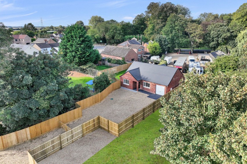 Images for Station Road, Tydd Gote, PE13 EAID:4037033056 BID:1d497ef6-e698-4427-833a-3b42529ac059