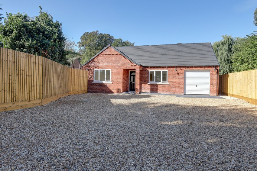 Images for Station Road, Tydd Gote, PE13 EAID:4037033056 BID:1d497ef6-e698-4427-833a-3b42529ac059