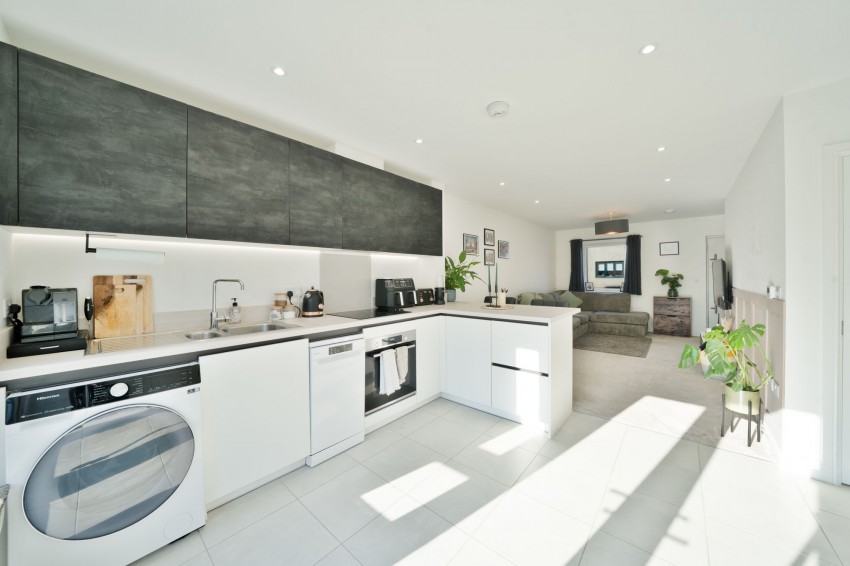 Images for Windmill Close, Over, CB24 EAID:4037033056 BID:e9c2a2d5-4edb-4404-af16-967a1de68210
